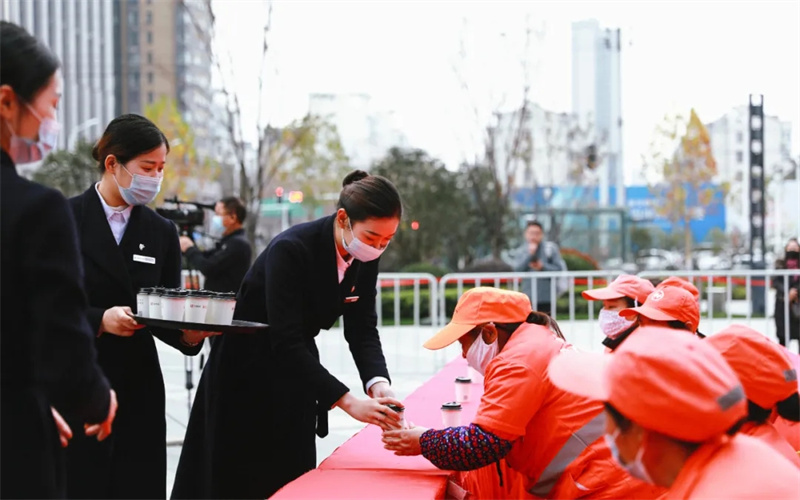 致敬城市美容師丨華地好生活集團助力“建設(shè)者之歌”大型公益演出圓滿落幕