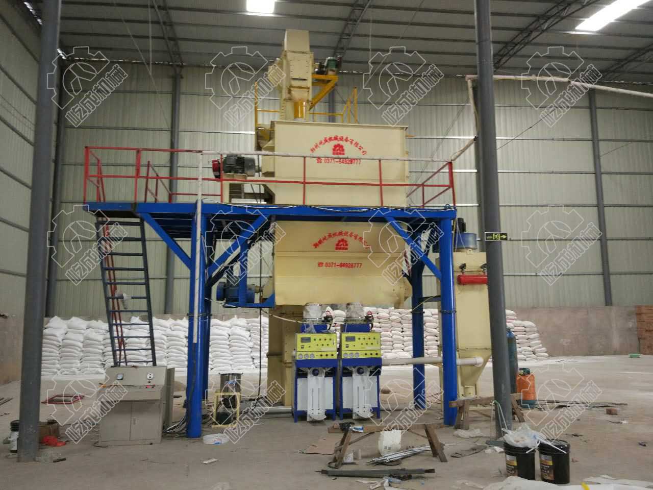 半自動熱熔標(biāo)線涂料生產(chǎn)線.jpg 半自動熱熔標(biāo)線涂料生產(chǎn)線.jpg